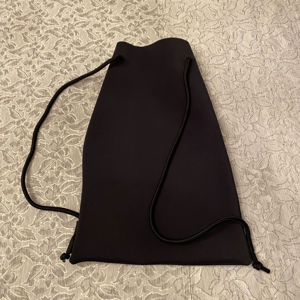 Triangl neoprene Drawstring backpack - Picture 2 of 4